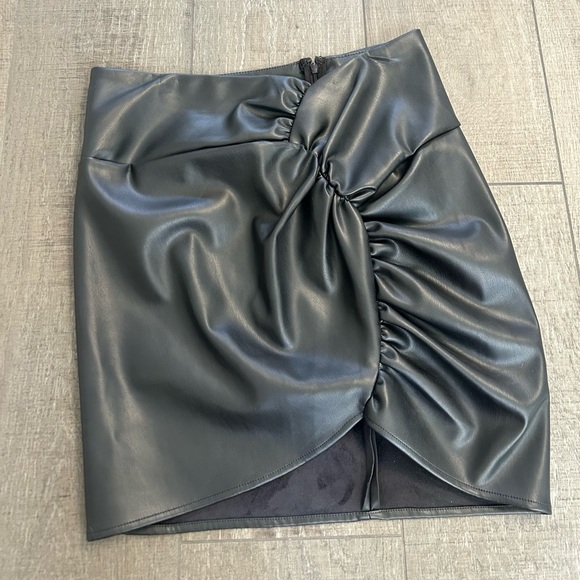 ASTR Dancing Queen Black Faux Leather Asymmetrical Ruched Mini Skirt - Picture 3 of 4